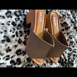 Womens size 7 MIA platform wooden sandals